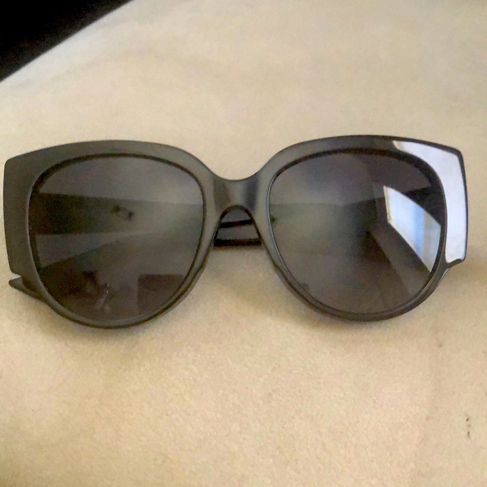 Dior.Authentic frames.New
